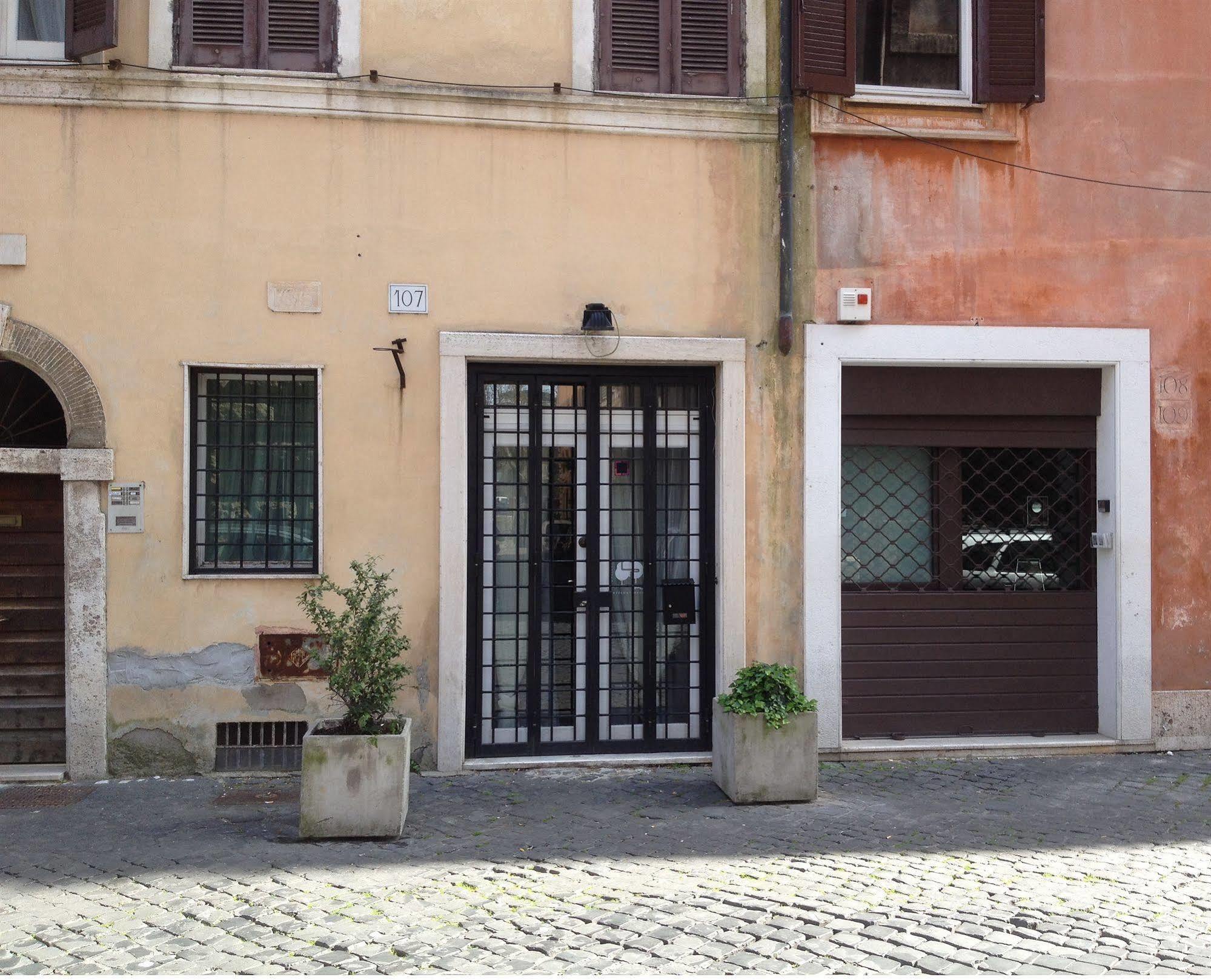Purple Home Wisteria Rome Exterior photo